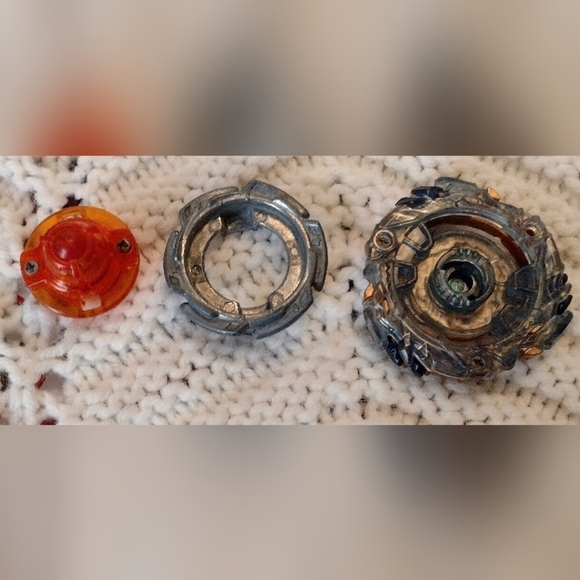 Takara Tomy Hasbro Beyblade BURST B-79  Drain Fafnir Gold Blue Toy - Picture 4 of 4